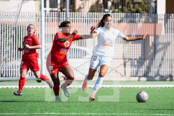 2021-04-17 - Kayla Mills of GPSO 92 Issy and Maelle Lakrar of Montpellier Herault Sport Club in a duel for the ball during the Women's French championship D1 Arkema football match between GPSO 92 Issy and Montpellier HSC on April 17, 2021 at Le Gallo stadium in Boulogne-Billancourt, France - Photo Melanie Laurent / A2M Sport Consulting / DPPI - GPSO 92 ISSY VS MONTPELLIER HSC - FRENCH WOMEN DIVISION 1 - SOCCER