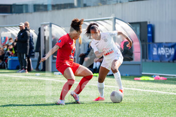 2021-04-17 - Celya Barclais of GPSO 92 Issy and Ashleigh Weerden of Montpellier Herault Sport Club fight for the ball during the Women's French championship D1 Arkema football match between GPSO 92 Issy and Montpellier HSC on April 17, 2021 at Le Gallo stadium in Boulogne-Billancourt, France - Photo Melanie Laurent / A2M Sport Consulting / DPPI - GPSO 92 ISSY VS MONTPELLIER HSC - FRENCH WOMEN DIVISION 1 - SOCCER