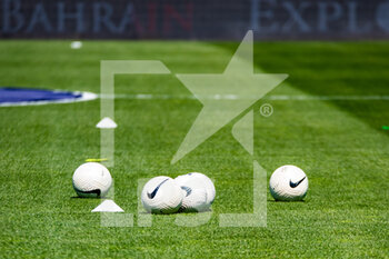 2021-04-24 - The official ball ahead of the Women's French championship D1 Arkema football match between Paris FC and FC Fleury 91 on April 24, 2021 at Charlety stadium in Paris, France - Photo Antoine Massinon / A2M Sport Consulting / DPPI - PARIS FC VS FC FLEURY 91 - FRENCH WOMEN DIVISION 1 - SOCCER