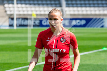 2021-04-24 - Maureen Bigot of FC Fleury warms up ahead of the Women's French championship D1 Arkema football match between Paris FC and FC Fleury 91 on April 24, 2021 at Charlety stadium in Paris, France - Photo Antoine Massinon / A2M Sport Consulting / DPPI - PARIS FC VS FC FLEURY 91 - FRENCH WOMEN DIVISION 1 - SOCCER