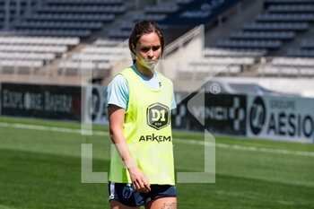 2021-04-24 - Tess Laplacette of Paris FC warms up ahead of the Women's French championship D1 Arkema football match between Paris FC and FC Fleury 91 on April 24, 2021 at Charlety stadium in Paris, France - Photo Antoine Massinon / A2M Sport Consulting / DPPI - PARIS FC VS FC FLEURY 91 - FRENCH WOMEN DIVISION 1 - SOCCER