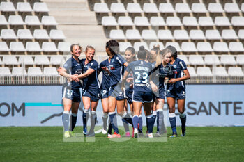 2021-04-24 - Gaetane Thiney of Paris FC celebrates the goal with teammates during the Women's French championship D1 Arkema football match between Paris FC and FC Fleury 91 on April 24, 2021 at Charlety stadium in Paris, France - Photo Antoine Massinon / A2M Sport Consulting / DPPI - PARIS FC VS FC FLEURY 91 - FRENCH WOMEN DIVISION 1 - SOCCER