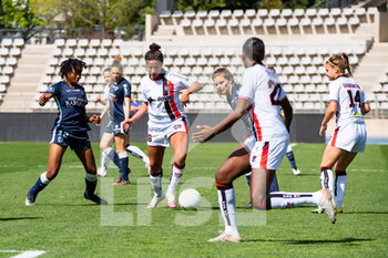 2021-04-24 - Oriane Jean Francois of Paris FC and Lina Chabane of FC Fleury fight for the ball during the Women's French championship D1 Arkema football match between Paris FC and FC Fleury 91 on April 24, 2021 at Charlety stadium in Paris, France - Photo Melanie Laurent / A2M Sport Consulting / DPPI - PARIS FC VS FC FLEURY 91 - FRENCH WOMEN DIVISION 1 - SOCCER