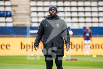 2021-05-06 - Bernard Mendy head coach assistant of Paris Saint Germain ahead of the Women's French championship D1 Arkema football match between Paris FC and Paris Saint-Germain on May 6, 2021 at Charlety stadium in Paris, France - Photo Antoine Massinon / A2M Sport Consulting / DPPI - PARIS FC VS PARIS SAINT-GERMAIN - FRENCH WOMEN DIVISION 1 - SOCCER
