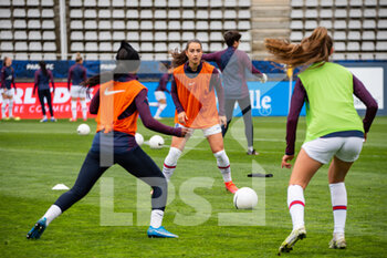 2021-05-06 - Sara Dabritz of Paris Saint Germain warms up ahead of the Women's French championship D1 Arkema football match between Paris FC and Paris Saint-Germain on May 6, 2021 at Charlety stadium in Paris, France - Photo Antoine Massinon / A2M Sport Consulting / DPPI - PARIS FC VS PARIS SAINT-GERMAIN - FRENCH WOMEN DIVISION 1 - SOCCER