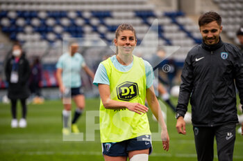 2021-05-06 - Camille Catala of Paris FC warms up ahead of the Women's French championship D1 Arkema football match between Paris FC and Paris Saint-Germain on May 6, 2021 at Charlety stadium in Paris, France - Photo Antoine Massinon / A2M Sport Consulting / DPPI - PARIS FC VS PARIS SAINT-GERMAIN - FRENCH WOMEN DIVISION 1 - SOCCER