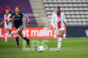 2021-05-06 - Grace Geyoro of Paris Saint Germain controls the ball during the Women's French championship D1 Arkema football match between Paris FC and Paris Saint-Germain on May 6, 2021 at Charlety stadium in Paris, France - Photo Antoine Massinon / A2M Sport Consulting / DPPI - PARIS FC VS PARIS SAINT-GERMAIN - FRENCH WOMEN DIVISION 1 - SOCCER