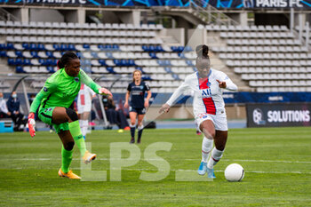 2021-05-06 - Sandy Baltimore of Paris Saint Germain controls the ball during the Women's French championship D1 Arkema football match between Paris FC and Paris Saint-Germain on May 6, 2021 at Charlety stadium in Paris, France - Photo Melanie Laurent / A2M Sport Consulting / DPPI - PARIS FC VS PARIS SAINT-GERMAIN - FRENCH WOMEN DIVISION 1 - SOCCER