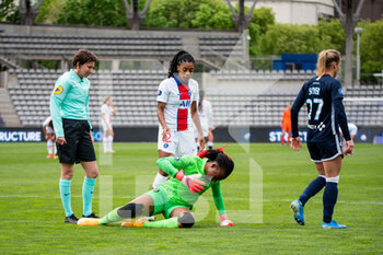 2021-05-06 - Ashley Lawrence of Paris Saint Germain reacts after foul on Chiamaka Nnadozie of Paris FC during the Women's French championship D1 Arkema football match between Paris FC and Paris Saint-Germain on May 6, 2021 at Charlety stadium in Paris, France - Photo Melanie Laurent / A2M Sport Consulting / DPPI - PARIS FC VS PARIS SAINT-GERMAIN - FRENCH WOMEN DIVISION 1 - SOCCER