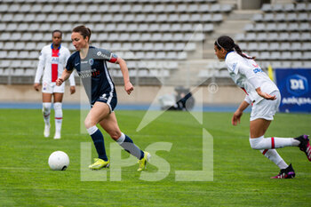 2021-05-06 - Gaetane Thiney of Paris FC controls the ball during the Women's French championship D1 Arkema football match between Paris FC and Paris Saint-Germain on May 6, 2021 at Charlety stadium in Paris, France - Photo Melanie Laurent / A2M Sport Consulting / DPPI - PARIS FC VS PARIS SAINT-GERMAIN - FRENCH WOMEN DIVISION 1 - SOCCER