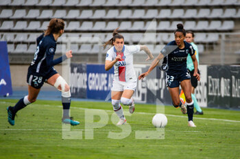 2021-05-06 - Ramona Bachmann of Paris Saint Germain and Eseosa Aigbogun of Paris FC fight for the ball during the Women's French championship D1 Arkema football match between Paris FC and Paris Saint-Germain on May 6, 2021 at Charlety stadium in Paris, France - Photo Melanie Laurent / A2M Sport Consulting / DPPI - PARIS FC VS PARIS SAINT-GERMAIN - FRENCH WOMEN DIVISION 1 - SOCCER