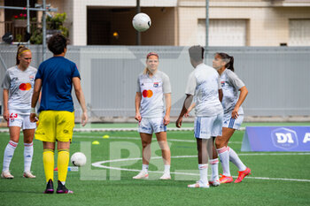 2021-05-09 - Eugenie Le Sommer of Olympique Lyonnais warms up ahead of the Women's French championship D1 Arkema football match between GPSO 92 Issy and Olympique Lyonnais on May 9, 2021 at Le Gallo stadium in Boulogne-Billancourt, France - Photo Melanie Laurent / A2M Sport Consulting / DPPI - GPSO 92 ISSY VS OLYMPIQUE LYONNAIS - FRENCH WOMEN DIVISION 1 - SOCCER