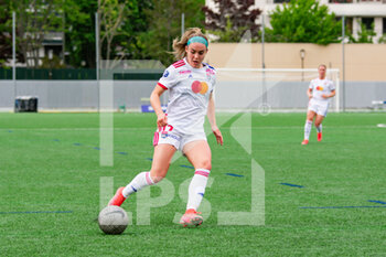 2021-05-09 - Ellie Carpenter of Olympique Lyonnais controls the ball during the Women's French championship D1 Arkema football match between GPSO 92 Issy and Olympique Lyonnais on May 9, 2021 at Le Gallo stadium in Boulogne-Billancourt, France - Photo Antoine Massinon / A2M Sport Consulting / DPPI - GPSO 92 ISSY VS OLYMPIQUE LYONNAIS - FRENCH WOMEN DIVISION 1 - SOCCER