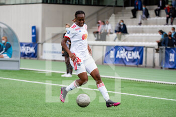 2021-05-09 - Melvine Malard of Olympique Lyonnais controls the ball during the Women's French championship D1 Arkema football match between GPSO 92 Issy and Olympique Lyonnais on May 9, 2021 at Le Gallo stadium in Boulogne-Billancourt, France - Photo Antoine Massinon / A2M Sport Consulting / DPPI - GPSO 92 ISSY VS OLYMPIQUE LYONNAIS - FRENCH WOMEN DIVISION 1 - SOCCER
