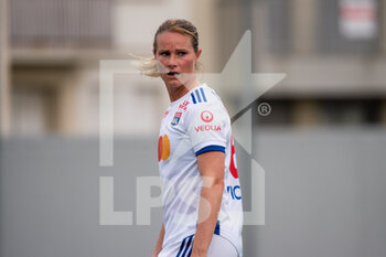 2021-05-09 - Amandine Henry of Olympique Lyonnais reacts during the Women's French championship D1 Arkema football match between GPSO 92 Issy and Olympique Lyonnais on May 9, 2021 at Le Gallo stadium in Boulogne-Billancourt, France - Photo Antoine Massinon / A2M Sport Consulting / DPPI - GPSO 92 ISSY VS OLYMPIQUE LYONNAIS - FRENCH WOMEN DIVISION 1 - SOCCER