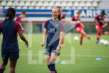 2021-06-04 - Jade Le Guilly of Paris Saint Germain warms up ahead of the Women's French championship D1 Arkema football match between Paris Saint-Germain and Dijon FCO on June 4, 2021 at Jean Bouin stadium in Paris, France - Photo Melanie Laurent / A2M Sport Consulting / DPPI - PARIS SAINT-GERMAIN VS DIJON FCO - FRENCH WOMEN DIVISION 1 - SOCCER
