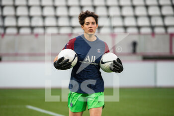 2021-06-04 - Charlotte Voll of Paris Saint Germain warms up ahead of the Women's French championship D1 Arkema football match between Paris Saint-Germain and Dijon FCO on June 4, 2021 at Jean Bouin stadium in Paris, France - Photo Melanie Laurent / A2M Sport Consulting / DPPI - PARIS SAINT-GERMAIN VS DIJON FCO - FRENCH WOMEN DIVISION 1 - SOCCER