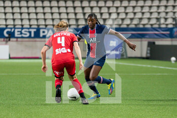 2021-06-04 - Lena Goetsch of Dijon FCO and Kadidiatou Diani of Paris Saint Germain fight for the ball during the Women's French championship D1 Arkema football match between Paris Saint-Germain and Dijon FCO on June 4, 2021 at Jean Bouin stadium in Paris, France - Photo Melanie Laurent / A2M Sport Consulting / DPPI - PARIS SAINT-GERMAIN VS DIJON FCO - FRENCH WOMEN DIVISION 1 - SOCCER