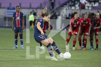 2021-06-04 - Sara Dabritz of PSG scores her goal on a penalty kick during the Women's French championship D1 Arkema football match between Paris Saint-Germain (PSG) and Dijon FCO on June 4, 2021 at Stade Jean Bouin in Paris, France - Photo Jean Catuffe / DPPI - PARIS SAINT-GERMAIN VS DIJON FCO - FRENCH WOMEN DIVISION 1 - SOCCER