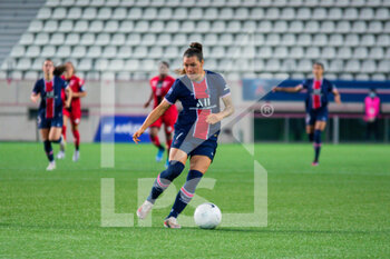 2021-06-04 - Ramona Bachmann of Paris Saint Germain controls the ball during the Women's French championship D1 Arkema football match between Paris Saint-Germain and Dijon FCO on June 4, 2021 at Jean Bouin stadium in Paris, France - Photo Antoine Massinon / A2M Sport Consulting / DPPI - PARIS SAINT-GERMAIN VS DIJON FCO - FRENCH WOMEN DIVISION 1 - SOCCER
