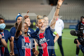 2021-06-04 - Laurina Fazer of Paris Saint Germain and Oceane Hurtre of Paris Saint Germain celebrate the victory after the Women's French championship D1 Arkema football match between Paris Saint-Germain and Dijon FCO on June 4, 2021 at Jean Bouin stadium in Paris, France - Photo Antoine Massinon / A2M Sport Consulting / DPPI - PARIS SAINT-GERMAIN VS DIJON FCO - FRENCH WOMEN DIVISION 1 - SOCCER