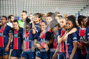 2021-06-04 - Perle Morroni of Paris Saint Germain and Nadia Nadim of Paris Saint Germain celebrate the victory with teammates after the Women's French championship D1 Arkema football match between Paris Saint-Germain and Dijon FCO on June 4, 2021 at Jean Bouin stadium in Paris, France - Photo Antoine Massinon / A2M Sport Consulting / DPPI - PARIS SAINT-GERMAIN VS DIJON FCO - FRENCH WOMEN DIVISION 1 - SOCCER