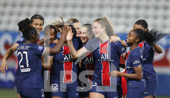 2021-06-04 - Jordyn Huitema of PSG celebrates her goal with teammates during the Women's French championship D1 Arkema football match between Paris Saint-Germain and Dijon FCO on June 4, 2021 at Jean Bouin stadium in Paris, France - Photo Loic Baratoux / DPPI - PARIS SAINT-GERMAIN VS DIJON FCO - FRENCH WOMEN DIVISION 1 - SOCCER