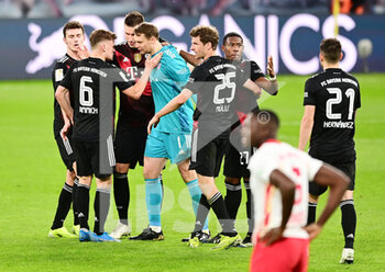 2021-04-03 - Manuel Neuer of Bayern Munich celebrates with teammates during the German championship Bundesliga football match between RB Leipzig and Bayern Munich on April 3, 2021 at Red Bull Arena in Leipzig, Germany - Photo Valeria Witters / Witters / firo sportphoto / DPPI - RB LEIPZIG VS BAYERN MUNICH - GERMAN BUNDESLIGA - SOCCER