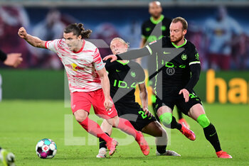2021-05-16 - Marcel Sabitzer of Leipzig and Xaver Schlager, Maximilian Arnold of Wolfsburg during the German championship Bundesliga football match between RB Leipzig and VfL Wolfsburg on May 16, 2021 at Red Bull Arena in Leipzig, Germany - Photo Valeria Witters / Witters / firo Sportphoto / DPPI - RB LEIPZIG VS VFL WOLFSBURG - GERMAN BUNDESLIGA - SOCCER