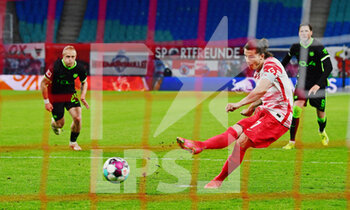 2021-05-16 - Marcel Sabitzer of Leipzig scores the 2-2 goal during the German championship Bundesliga football match between RB Leipzig and VfL Wolfsburg on May 16, 2021 at Red Bull Arena in Leipzig, Germany - Photo Valeria Witters / Witters / firo Sportphoto / DPPI - RB LEIPZIG VS VFL WOLFSBURG - GERMAN BUNDESLIGA - SOCCER