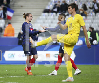 2020-10-07 - Antoine Griezmann of France celebrates his goal with Kylian Mbappe during the Friendly Game football match between France and Ukraine on October 7, 2020 at Stade de France in Saint-Denis, France - Photo Jean Catuffe / DPPI - FRANCE VS UKRAINE - FRIENDLY MATCH - SOCCER