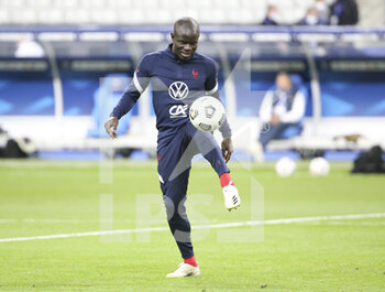 2020-10-07 - N'Golo Kante of France warms up before the Friendly Game football match between France and Ukraine on October 7, 2020 at Stade de France in Saint-Denis, France - Photo Jean Catuffe / DPPI - FRIENDLY GAME FOOTBALL MATCH BETWEEN FRANCE AND UKRAINE - FRIENDLY MATCH - SOCCER