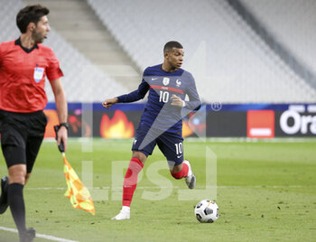 2020-10-07 - Kylian Mbappe of France during the international friendly game football match between France and Ukraine on October 7, 2020 at Stade de France in Saint-Denis, France - Photo Jean Catuffe / DPPI - FRIENDLY GAME FOOTBALL MATCH BETWEEN FRANCE AND UKRAINE - FRIENDLY MATCH - SOCCER