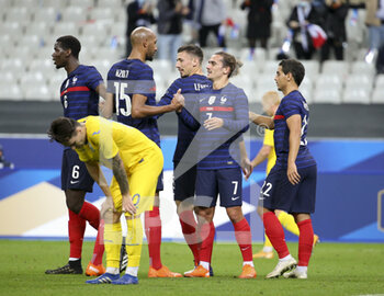 2020-10-07 - Antoine Griezmann of France celebrates his goal with Steven Nzonzi and teammates during the international friendly game football match between France and Ukraine on October 7, 2020 at Stade de France in Saint-Denis, France - Photo Jean Catuffe / DPPI - FRIENDLY GAME FOOTBALL MATCH BETWEEN FRANCE AND UKRAINE - FRIENDLY MATCH - SOCCER
