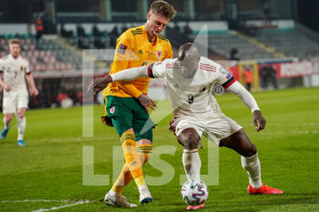 2021-03-24 - Joe Rodon of Wales and Romelu Lukaku of Belgium during the FIFA World Cup 2022, Qualifiers Group E football match between Belgium and Wales on March 24, 2021 at King Power at Den Dreef Stadion in Leuven, Belgium - Photo Jeroen Meuwsen / Orange Pictures / DPPI - FIFA WORLD CUP 2020 QUALIFIERS - BELGIUM AND WALES - FIFA WORLD CUP - SOCCER