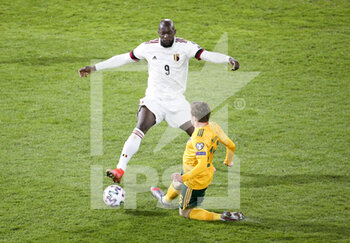 2021-03-24 - Romelu Lukaku of Belgium, Joe Morrell of Wales during the FIFA World Cup 2022, Qualifiers Group E football match between Belgium and Wales on March 24, 2021 at King Power at Den Dreef Stadion in Leuven, Belgium - Photo Jean Catuffe / DPPI - FIFA WORLD CUP 2020 QUALIFIERS - BELGIUM AND WALES - FIFA WORLD CUP - SOCCER