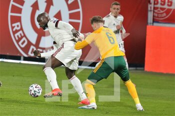 2021-03-24 - Romelu Lukaku of Belgium and Joe Rondon of Wales during the FIFA World Cup 2022, Qualifiers Group E football match between Belgium and Wales on March 24, 2021 at King Power at Den Dreef Stadion in Leuven, Belgium - Photo Laurent Lairys / DPPI - FIFA WORLD CUP 2020 QUALIFIERS - BELGIUM AND WALES - FIFA WORLD CUP - SOCCER