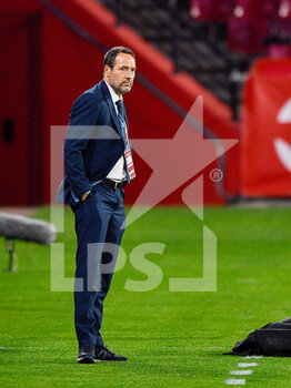 2021-03-25 - Coach John van 't Schip of Greece during the 2022 FIFA World Cup, Qualifiers, Group B football match between Spain and Greece on March 25, 2021 at Estadio Municipal Nuevo Los Carmenes in Granada, Spain - Photo Pablo Morano / Orange Pictures / DPPI - 2022 FIFA WORLD CUP, QUALIFIERS, GROUP B - SPAIN AND GREECE - FIFA WORLD CUP - SOCCER