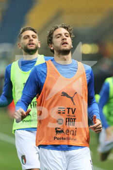 2021-03-25 - Manuele Locatelli of Italy warms up during the FIFA World Cup 2022, Qualifiers Group C football match between Italy and Northern Ireland on March 25, 2021 at Ennio Tardini stadium in Parma, Italy - Photo Laurent Lairys / DPPI - FIFA WORLD CUP 2022, QUALIFIERS GROUP C - ITALY VS NORTHERN IRELAND - FIFA WORLD CUP - SOCCER