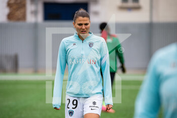 2021-05-01 - Claire Savin of Paris FC warms up ahead of the Women's French championship D1 Arkema football match between GPSO 92 Issy and Paris FC on May 1, 2021 at Le Gallo stadium in Boulogne-Billancourt, France - Photo Antoine Massinon / A2M Sport Consulting / DPPI - GPSO 92 ISSY VS PARIS FC - FRENCH WOMEN DIVISION 1 - SOCCER