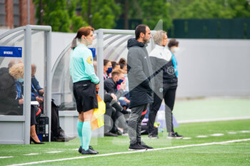 2021-05-01 - Camillo Vaz head coach of GPSO 92 Issy reacts during the Women's French championship D1 Arkema football match between GPSO 92 Issy and Paris FC on May 1, 2021 at Le Gallo stadium in Boulogne-Billancourt, France - Photo Antoine Massinon / A2M Sport Consulting / DPPI - GPSO 92 ISSY VS PARIS FC - FRENCH WOMEN DIVISION 1 - SOCCER