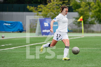 2021-05-01 - Gaetane Thiney of Paris FC controls the ball during the Women's French championship D1 Arkema football match between GPSO 92 Issy and Paris FC on May 1, 2021 at Le Gallo stadium in Boulogne-Billancourt, France - Photo Antoine Massinon / A2M Sport Consulting / DPPI - GPSO 92 ISSY VS PARIS FC - FRENCH WOMEN DIVISION 1 - SOCCER