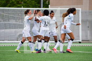 2021-05-01 - Gaetane Thiney of Paris FC celebrates the goal with teammates during the Women's French championship D1 Arkema football match between GPSO 92 Issy and Paris FC on May 1, 2021 at Le Gallo stadium in Boulogne-Billancourt, France - Photo Melanie Laurent / A2M Sport Consulting / DPPI - GPSO 92 ISSY VS PARIS FC - FRENCH WOMEN DIVISION 1 - SOCCER