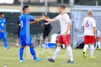 2019-09-05 - il saluto tra Raspadori e Ozga a fine partita - TORNEO 8 NAZIONI 2019/2020 - ITALIA U20 VS POLONIA U20 - OTHER - SOCCER