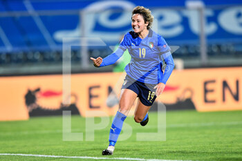 2020-10-27 - Valentina Giacinti (Italy) celebrates after scoring a goal - QUALIFICAZIONE EURO 2022 - ITALIA FEMMINILE VS DANIMARCA - UEFA EUROPEAN - SOCCER