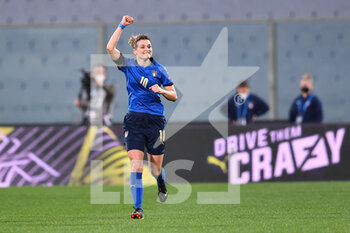 2021-02-24 - Cristiana Girelli (Italy) celebrates after scoring a goal - QUALIFICAZIONE EURO 2022 ITALIA FEMMINILE VS ISRAELE - UEFA EUROPEAN - SOCCER