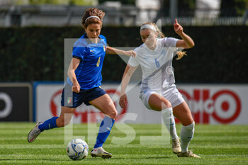 2021-04-13 - Manuela Giugliano (Italy) against Andrea Ran Snaefeld Hauksdóttir (Iceland) - AMICHEVOLE - ITALIA FEMMINILE VS ISLANDA - FRIENDLY MATCH - SOCCER
