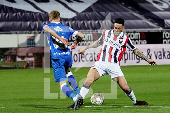 2020-10-24 - Dean Huiberts of PEC Zwolle and Pol LLonch of Willem II during the Netherlands championship Eredivisie football match between PEC Zwolle and Willem II on October 24, 2020 at MAC3PARK Stadium in Zwolle, The Netherlands - Photo Raymond Smit / Orange Pictures / DPPI - PEC ZWOLLE VS WILLEM II - NETHERLANDS EREDIVISIE - SOCCER