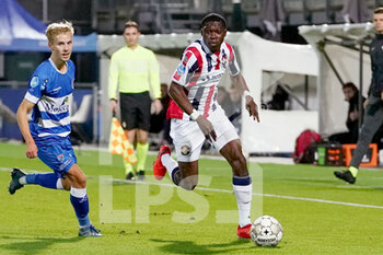 2020-10-24 - Dean Huiberts of PEC Zwolle and Derrick Kohn of Willem II during the Netherlands championship Eredivisie football match between PEC Zwolle and Willem II on October 24, 2020 at MAC3PARK Stadium in Zwolle, The Netherlands - Photo Raymond Smit / Orange Pictures / DPPI - PEC ZWOLLE VS WILLEM II - NETHERLANDS EREDIVISIE - SOCCER