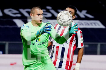 2020-10-24 - Goalkeeper Michael Zetterer of PEC Zwolle during the Netherlands championship Eredivisie football match between PEC Zwolle and Willem II on October 24, 2020 at MAC3PARK Stadium in Zwolle, The Netherlands - Photo Raymond Smit / Orange Pictures / DPPI - PEC ZWOLLE VS WILLEM II - NETHERLANDS EREDIVISIE - SOCCER